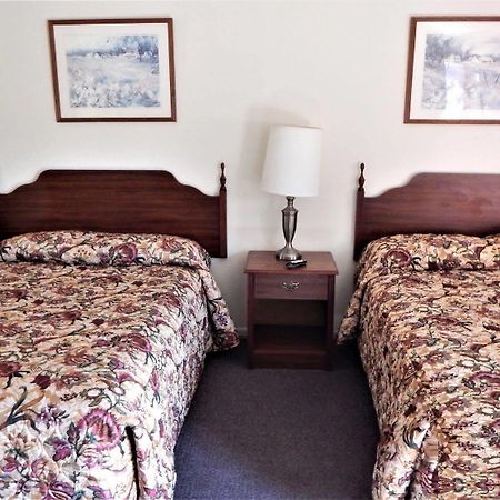 Dry Ridge Motor Inn Eksteriør bilde